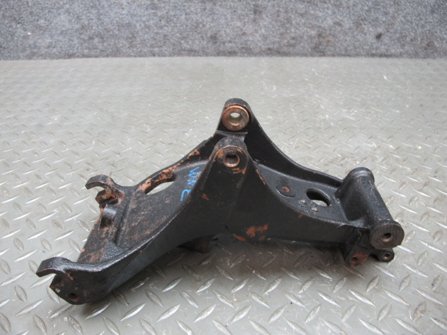 84-86 Nissan Z31 300ZX VG30E NA A/C Compressor Mount Bracket Support OEM
