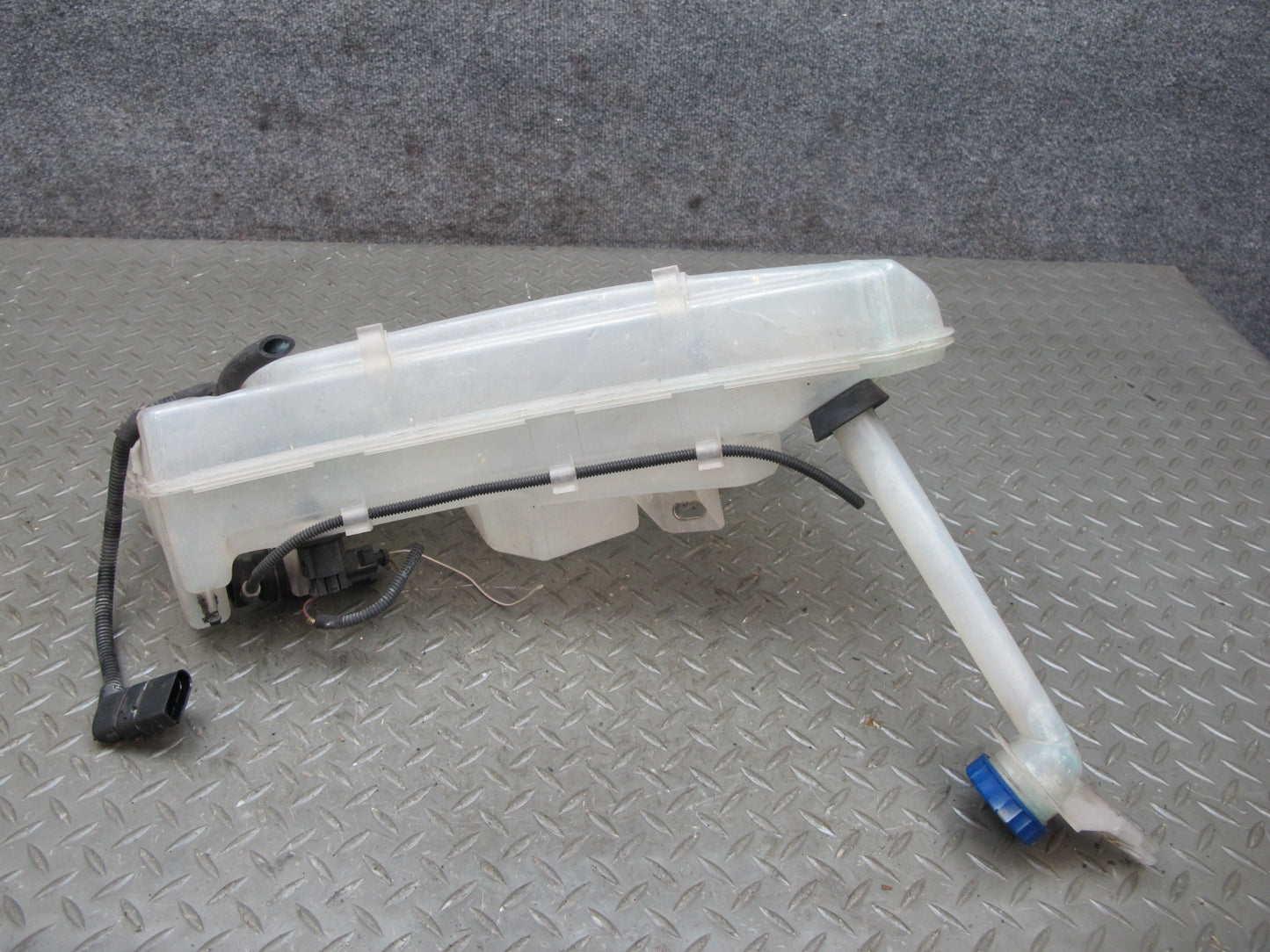 2010-2016 Porsche Panamera 970 Windshield Washer Fluid Reservoir Tank w Pump