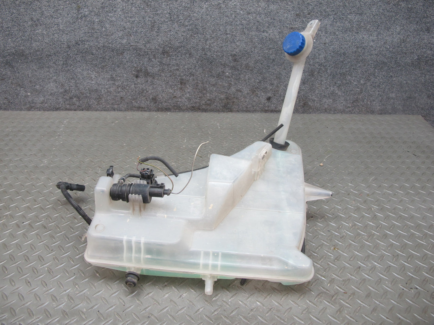 2010-2016 Porsche Panamera 970 Windshield Washer Fluid Reservoir Tank w Pump
