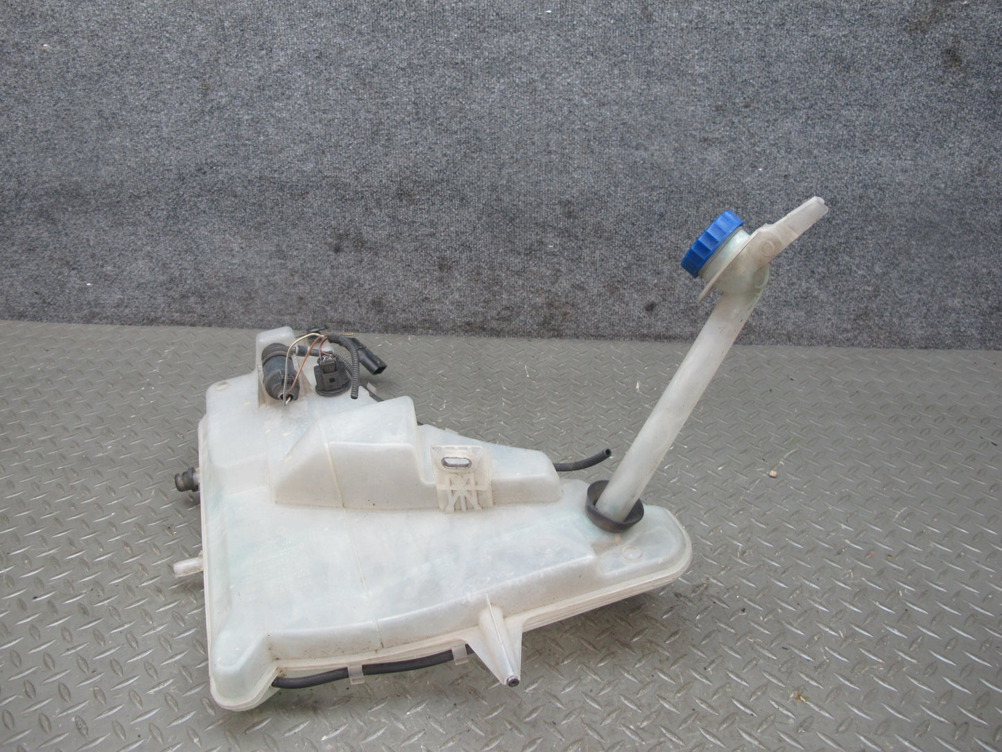 2010-2016 Porsche Panamera 970 Windshield Washer Fluid Reservoir Tank w Pump