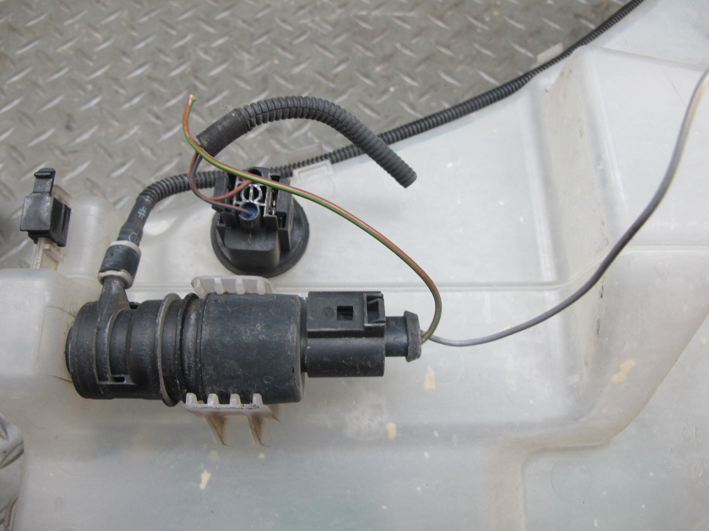 2010-2016 Porsche Panamera 970 Windshield Washer Fluid Reservoir Tank w Pump