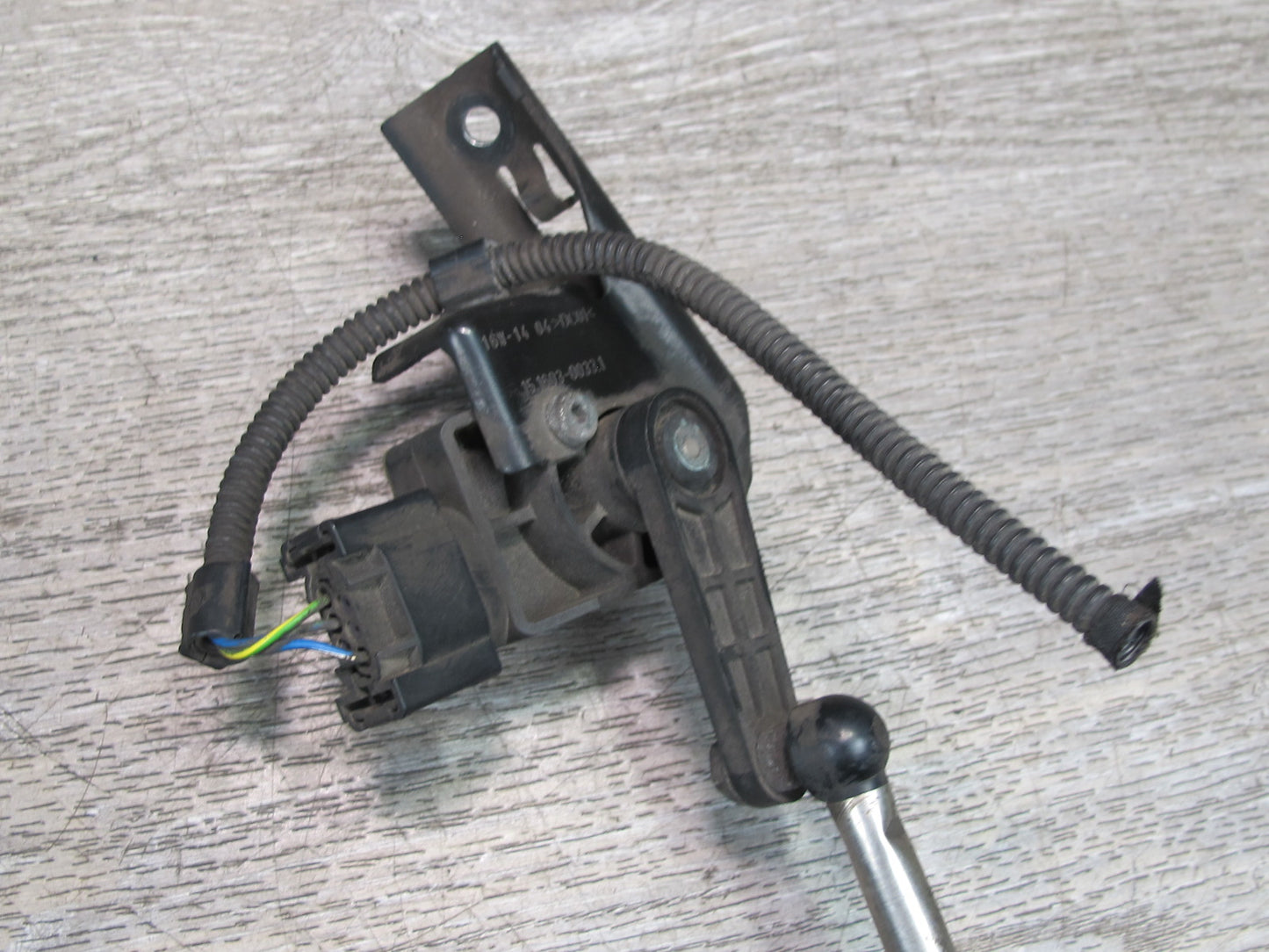 2010-2016 Porsche Panamera 970 Front Left Suspension Height Sensor 97034302103