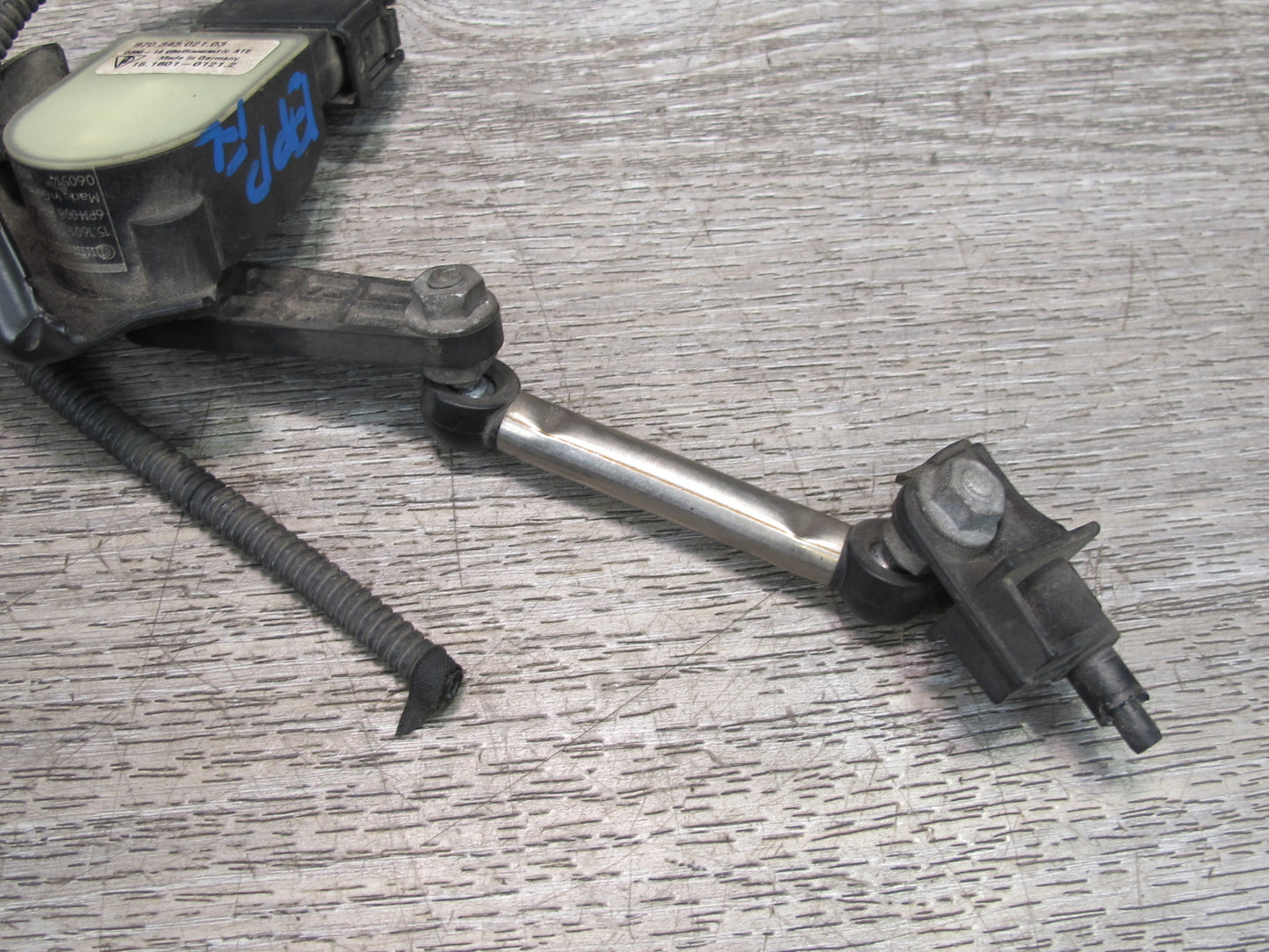 2010-2016 Porsche Panamera 970 Front Left Suspension Height Sensor 97034302103