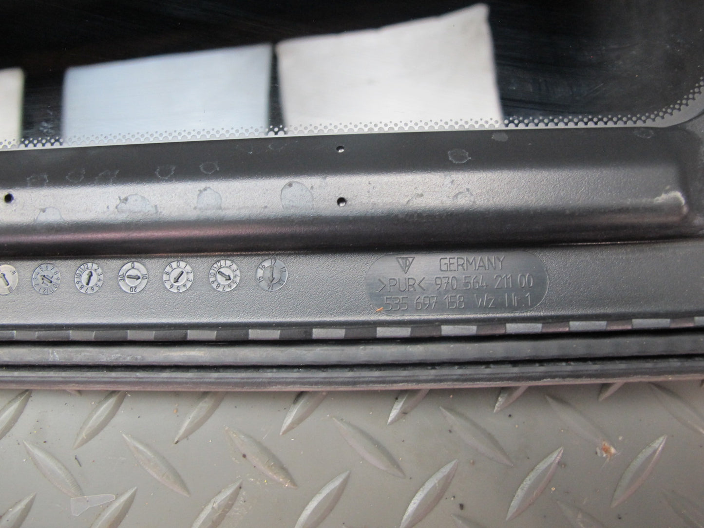 2010-2016 Porsche Panamera 970 Sunroof Glass Window 97056421100