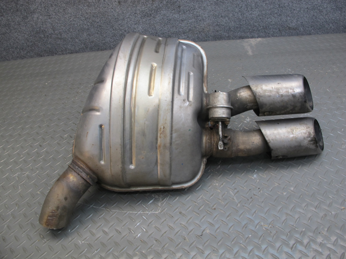 2014-2016 Porsche Panamera 970 3.0L Turbo Rear Left Exhaust Muffler w Tips