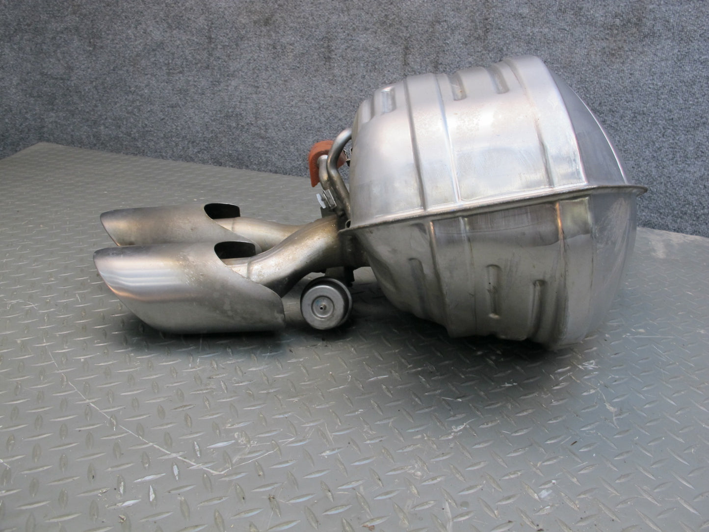 2014-2016 Porsche Panamera 970 3.0L Turbo Rear Right Exhaust Muffler w Tips