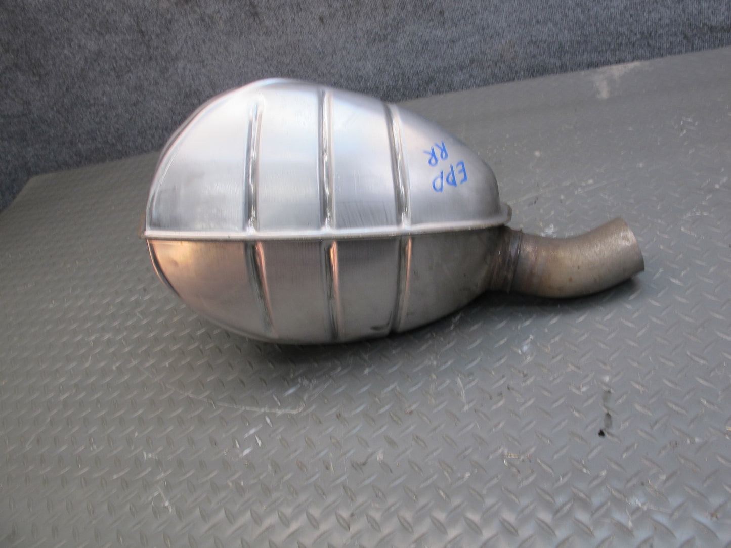 2014-2016 Porsche Panamera 970 3.0L Turbo Rear Right Exhaust Muffler w Tips