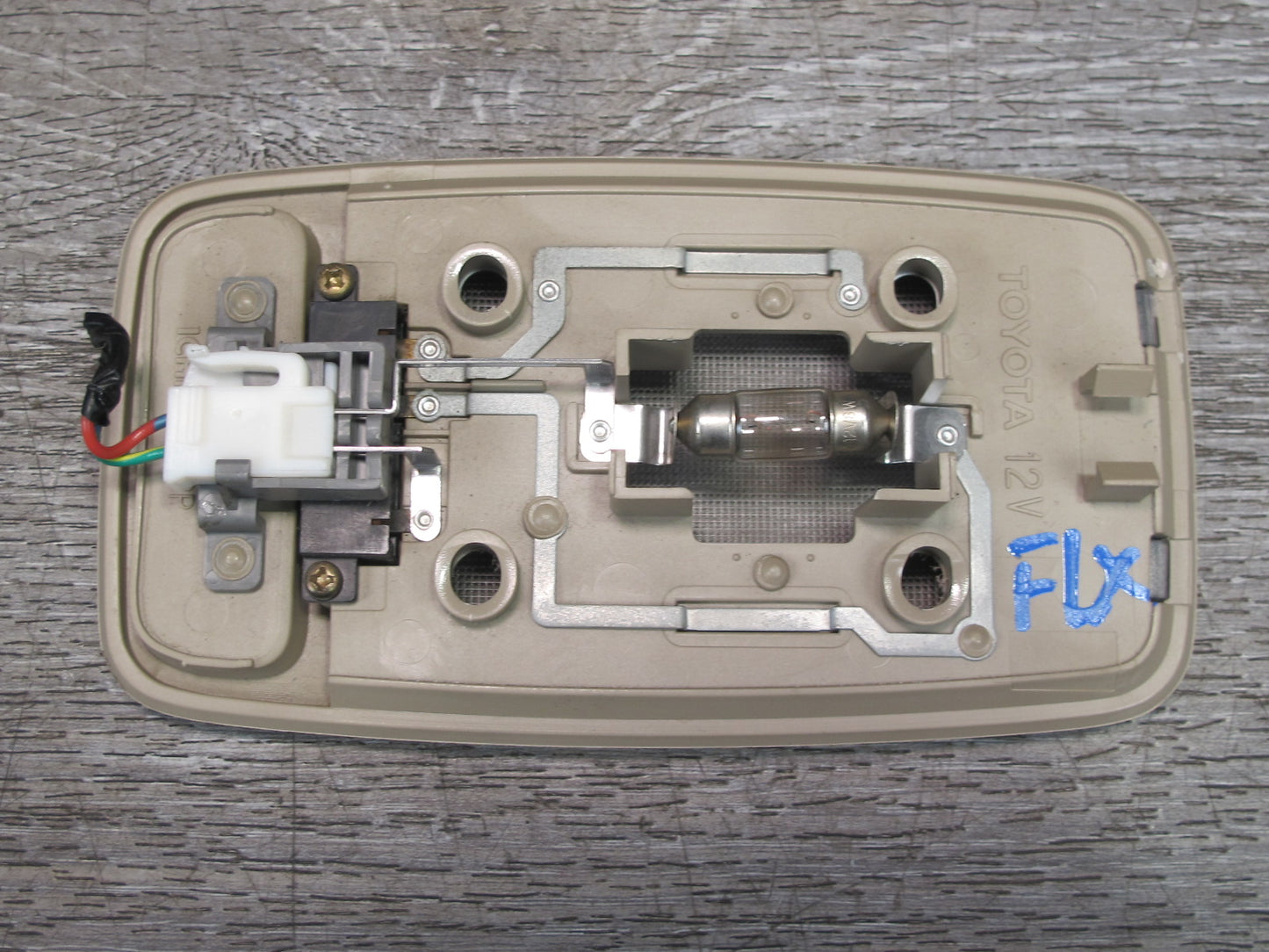 1998-2002 Lexus J100 LX470 Rear 3RD ROW Overhead Dome Light Lamp