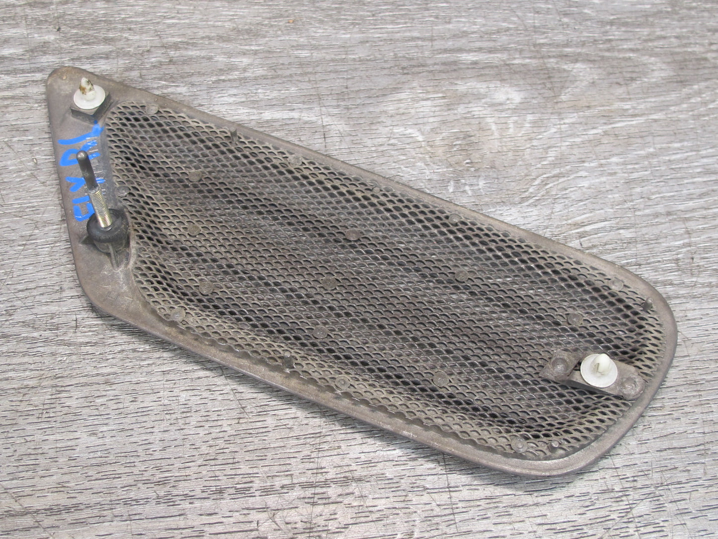 1998-2002 Lexus J100 LX470 Rear Left & Right Side Quarter Vent Grille Trim Set