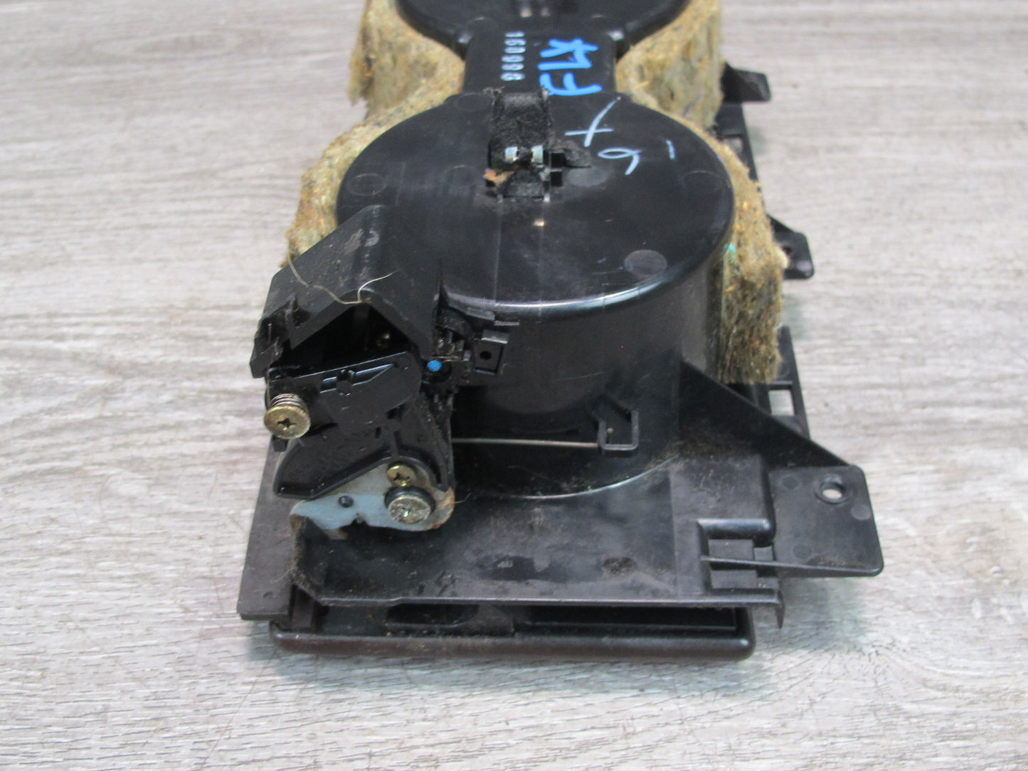 1998-2002 Lexus J100 LX470 Front Center Console CUP Holder