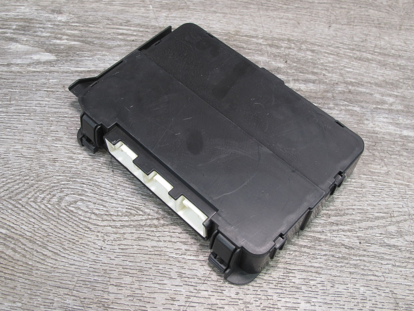 1998-2002 Lexus J100 LX470 Controller & Junction Control Module 82791-60030