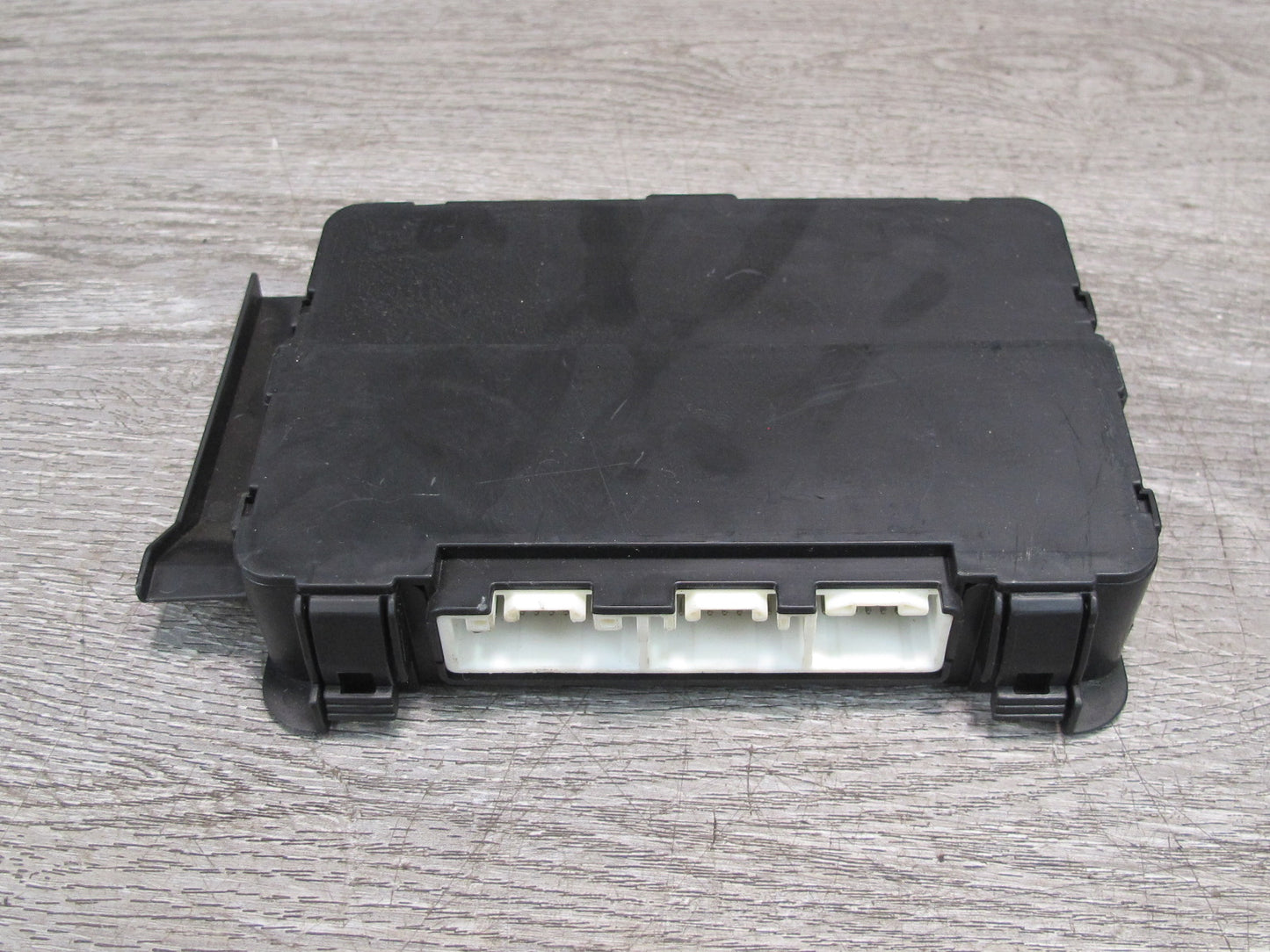 1998-2002 Lexus J100 LX470 Controller & Junction Control Module 82791-60030