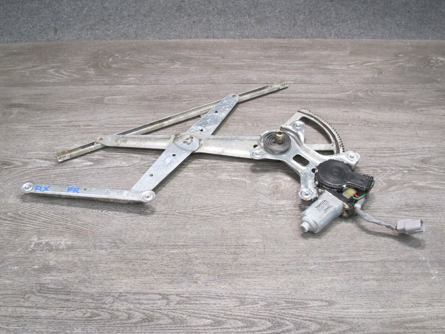 1998-2007 Lexus J100 LX470 Front Right Passenger Side Window Regulator W/ Motor