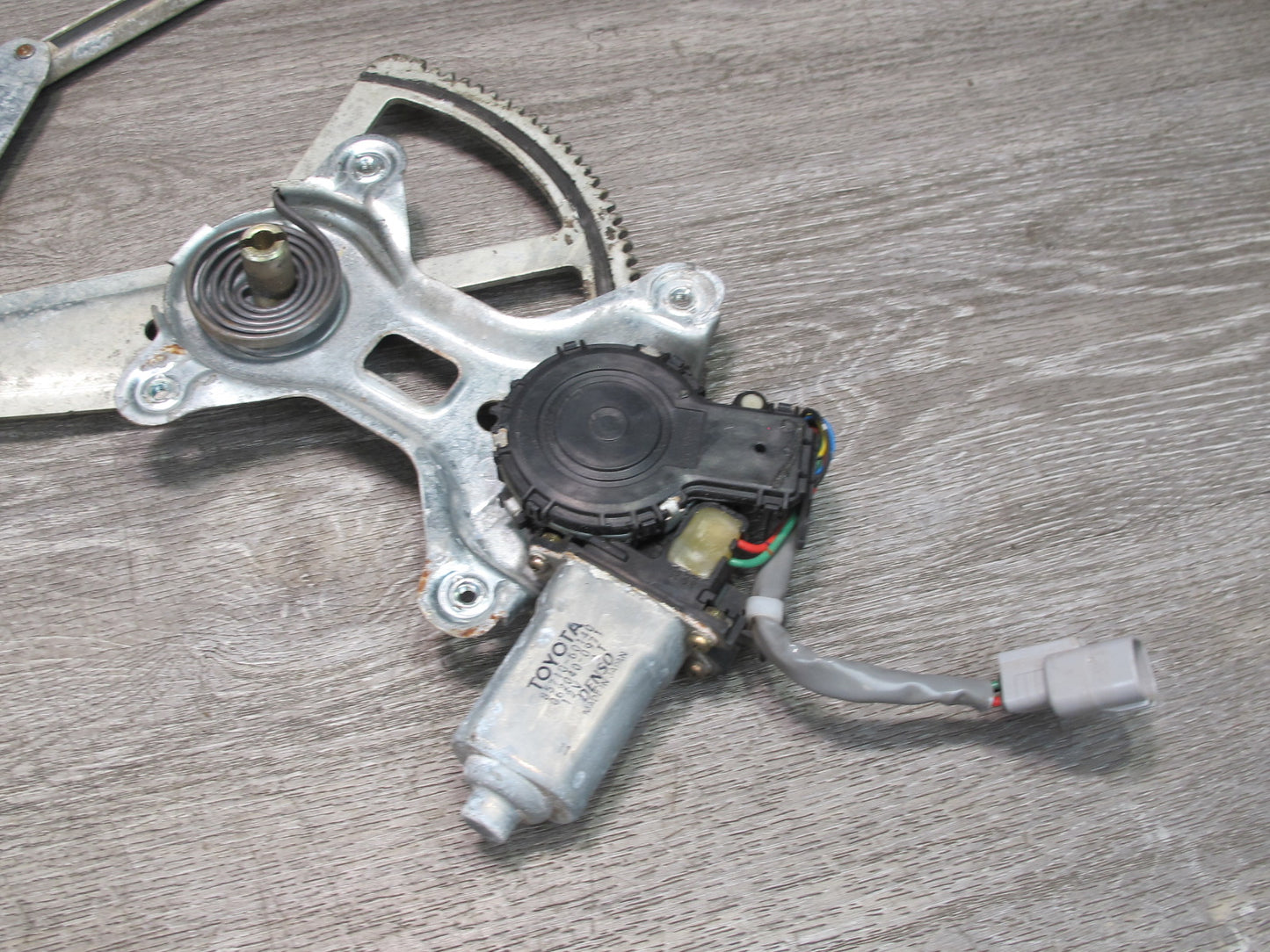 1998-2007 Lexus J100 LX470 Front Right Passenger Side Window Regulator W/ Motor