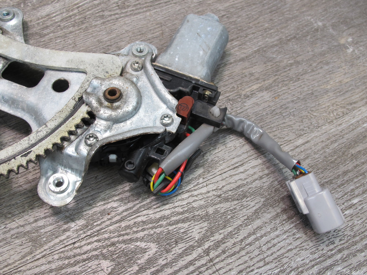 1998-2007 Lexus J100 LX470 Front Right Passenger Side Window Regulator W/ Motor