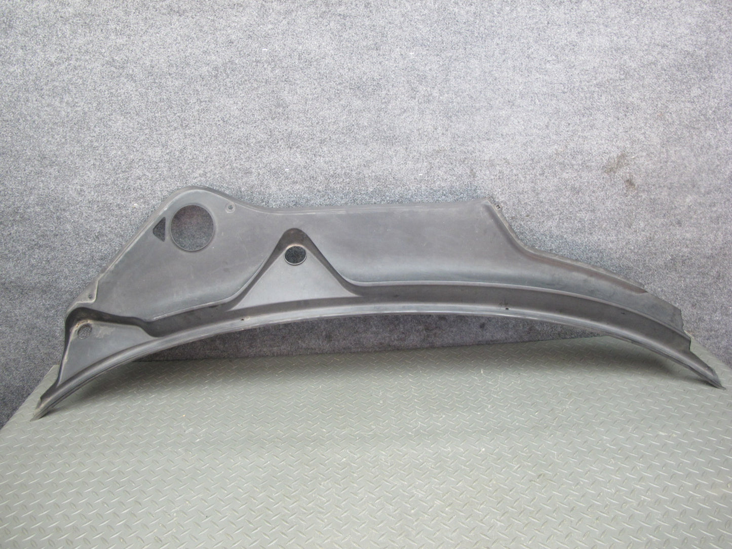 2010-2016 Porsche Panamera 970 Front Windshield Wiper Cowl Cover 97055506302