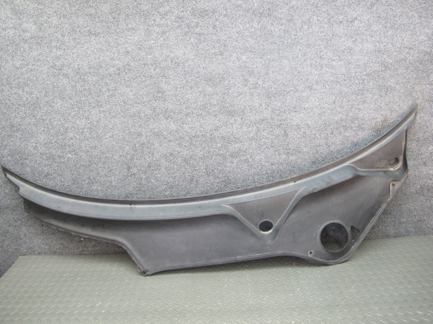 2010-2016 Porsche Panamera 970 Front Windshield Wiper Cowl Cover 97055506302