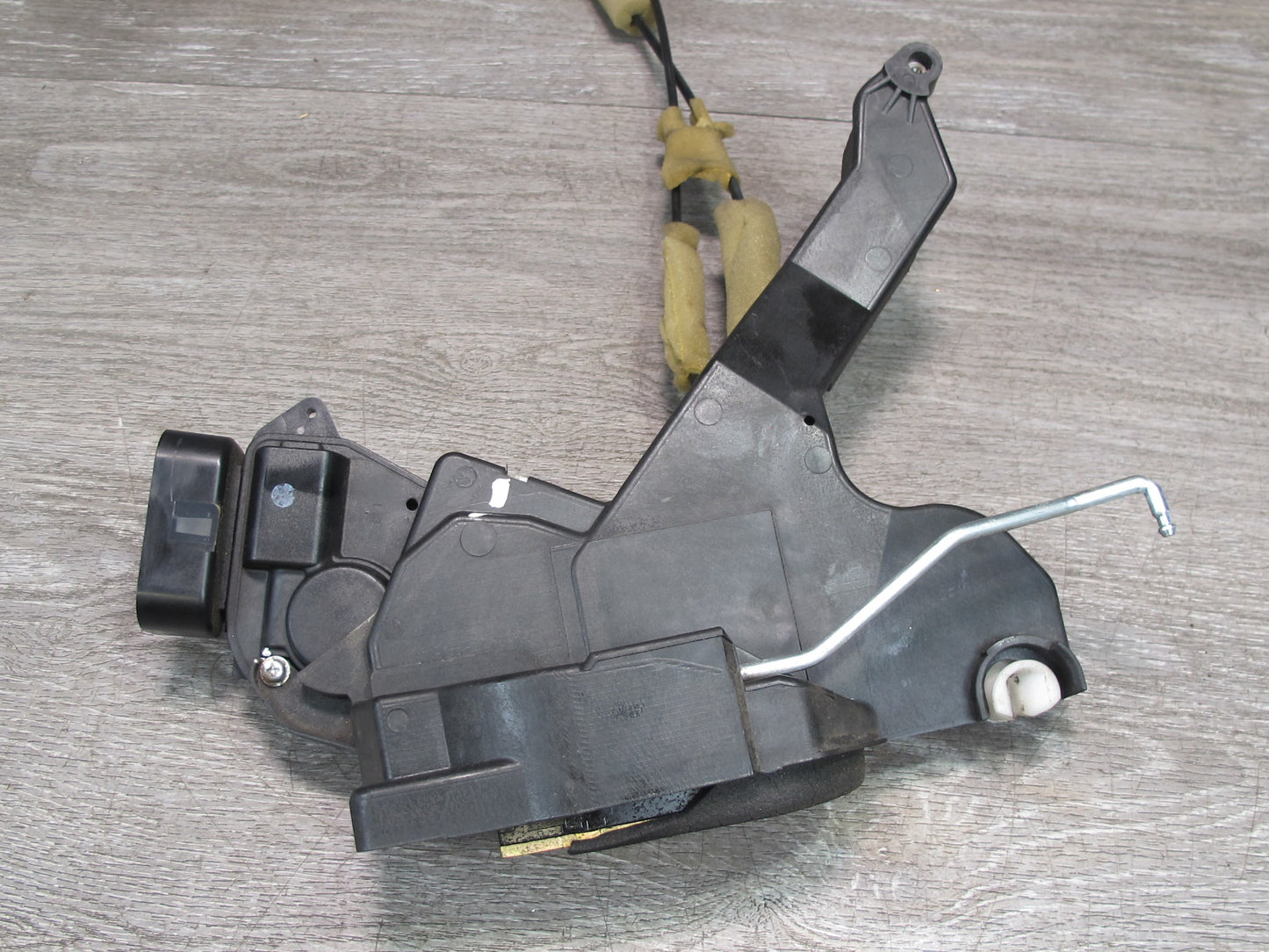 01-06 Lexus UCF30L LS430 Front Left Door Lock Latch Actuator NO Soft Close OEM