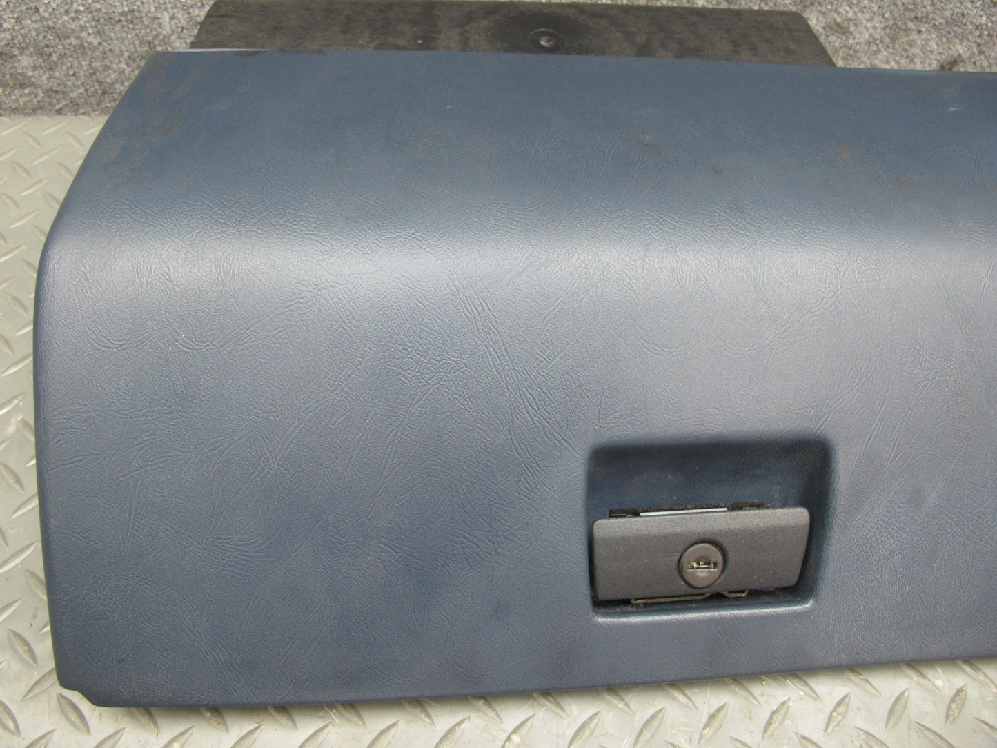 85-87 BMW E24 6-SERIES Dash Glove Box Compartment Storage Door Lid OEM