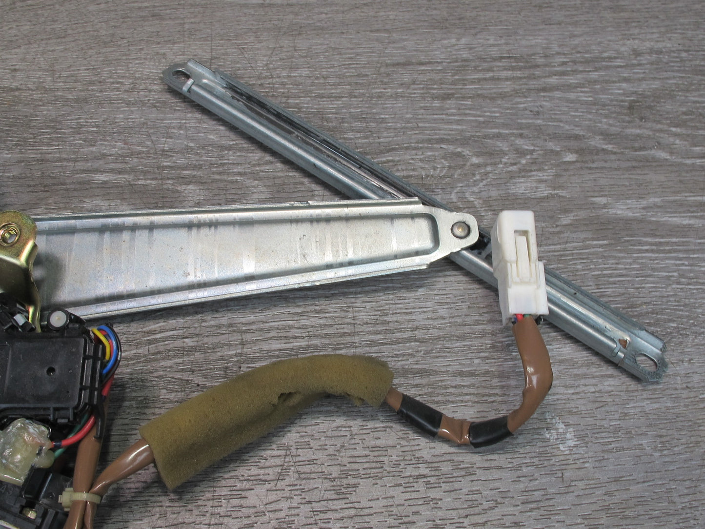 01-06 Lexus UCF30L LS430 Rear Right Door Window Regulator w Motor OEM