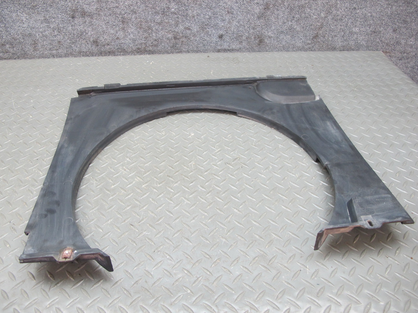 84-89 BMW E24 E28 Engine Radiator Cooling Fan Motor Shroud 1177834 OEM
