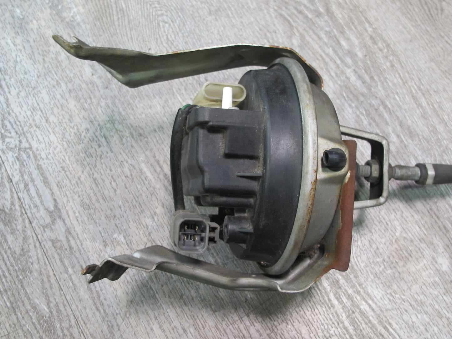 1985 Nissan Z31 300ZX NON Turbo Cruise Control Actuator Motor w Cable OEM