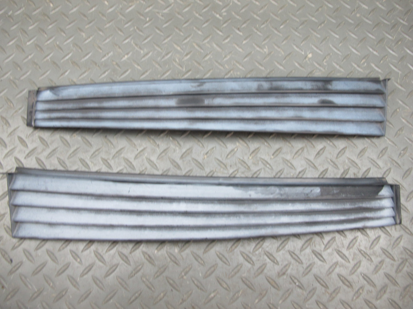 84-89 BMW E24 Set of 2 Center Left & Right Exterior B Pillar Trim Cover OEM