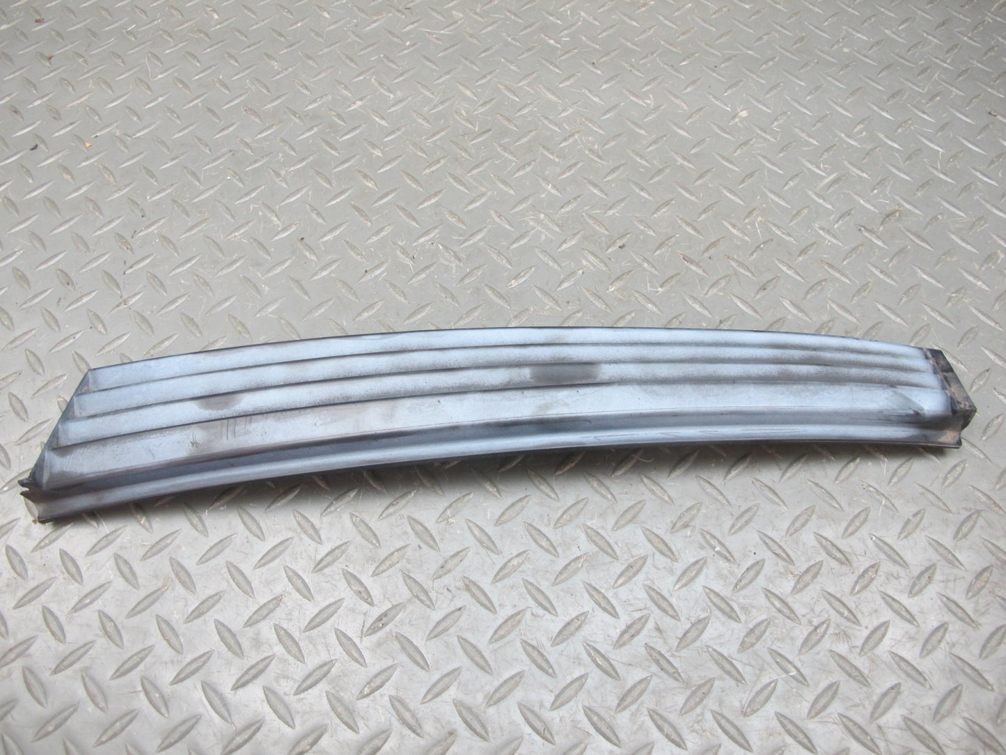84-89 BMW E24 Set of 2 Center Left & Right Exterior B Pillar Trim Cover OEM