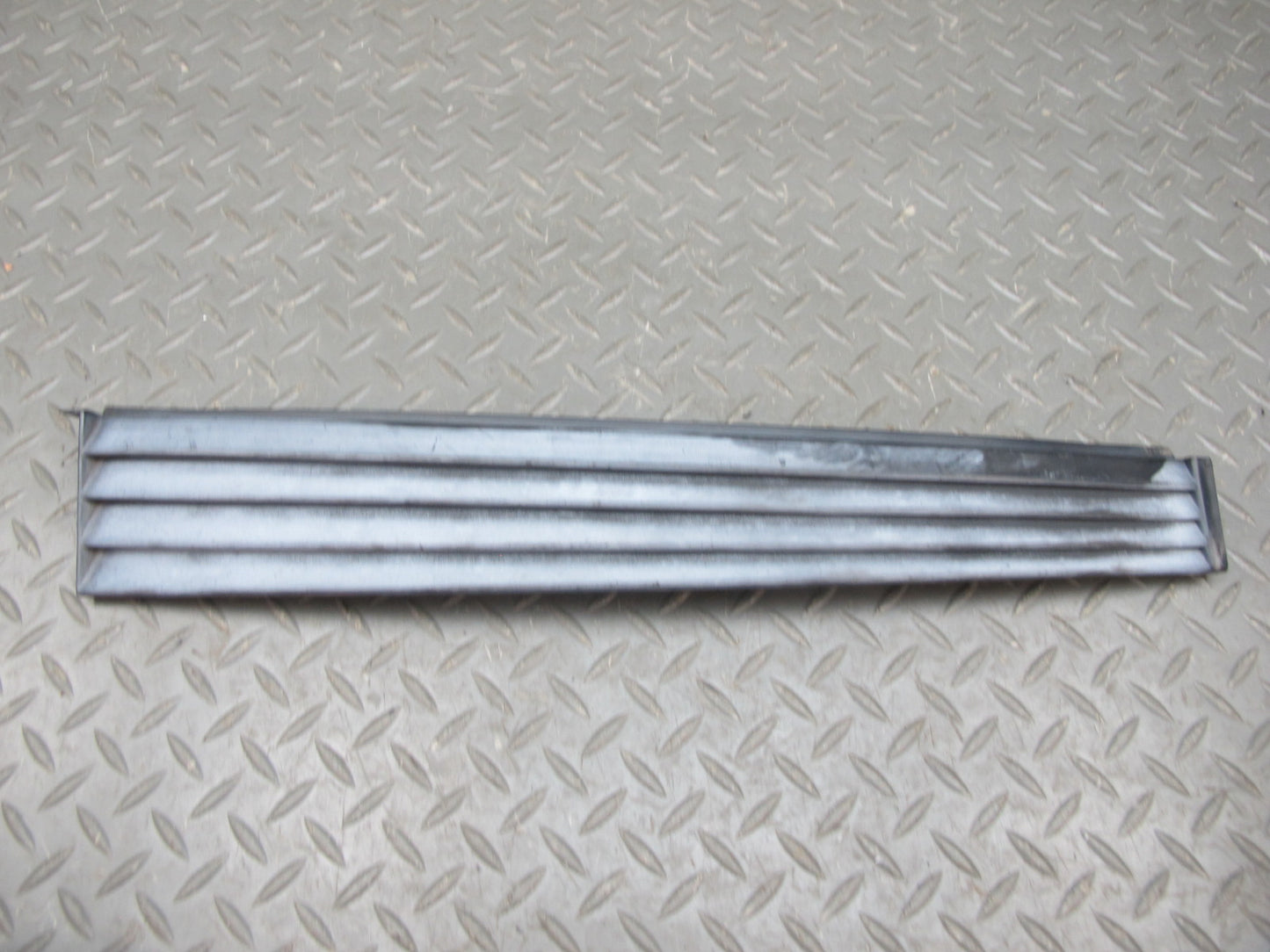 84-89 BMW E24 Set of 2 Center Left & Right Exterior B Pillar Trim Cover OEM