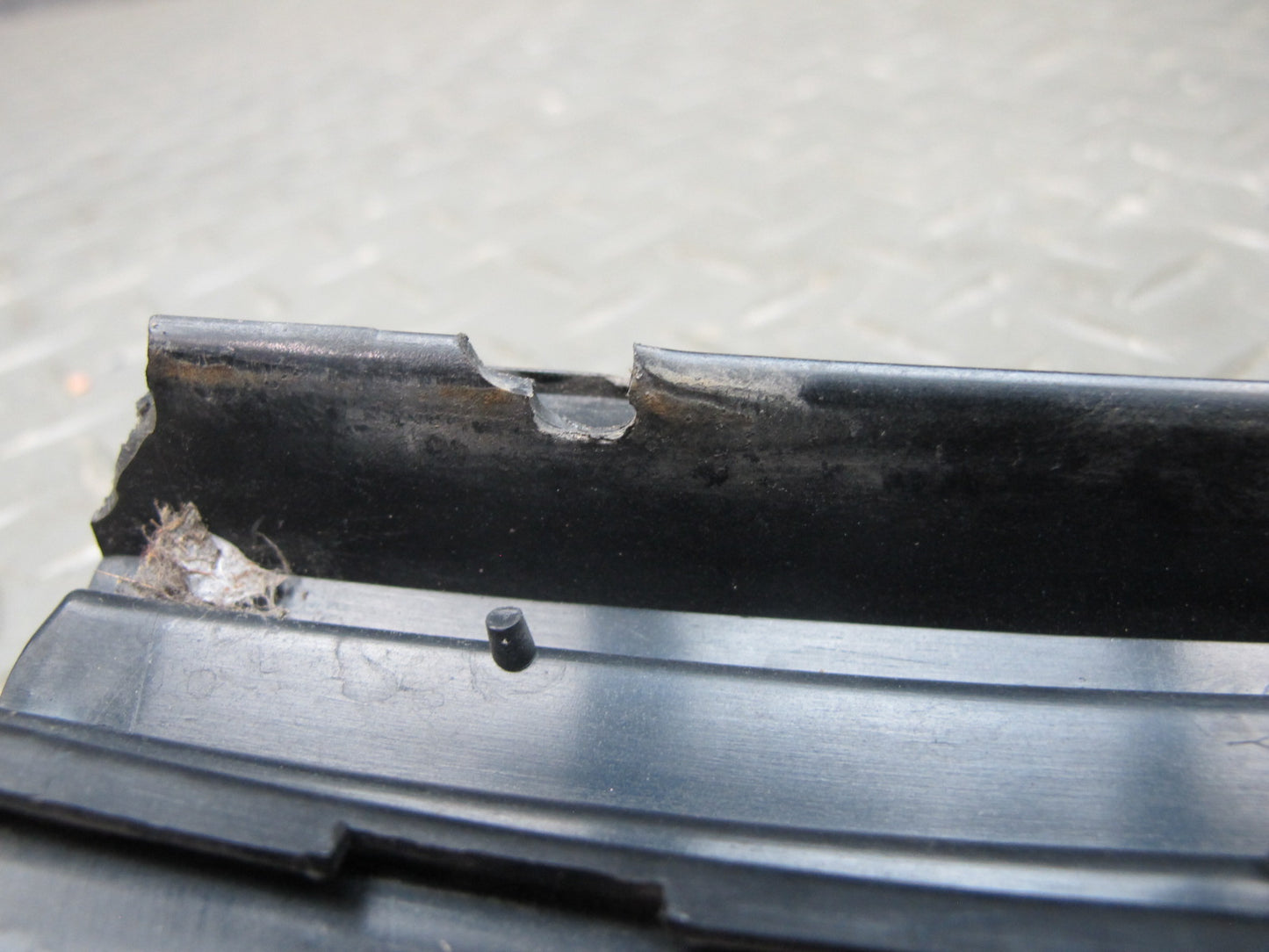 84-89 BMW E24 Set of 2 Center Left & Right Exterior B Pillar Trim Cover OEM