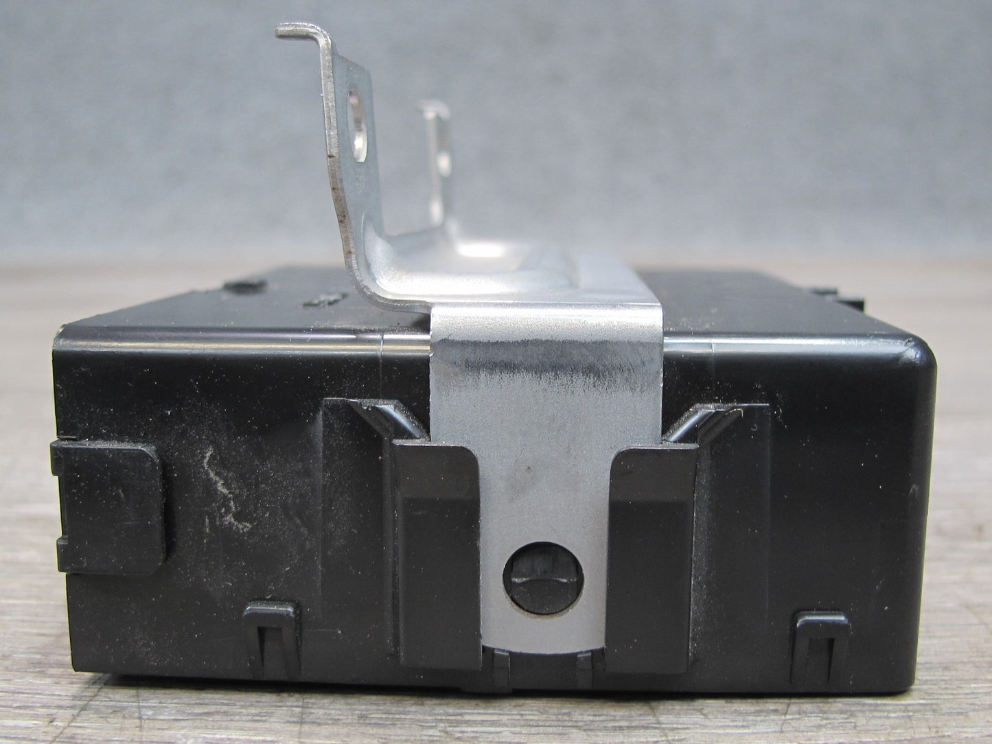 01-06 Lexus UCF30L LS430 Theft Warning Alarm Control Module 89730-50140 OEM