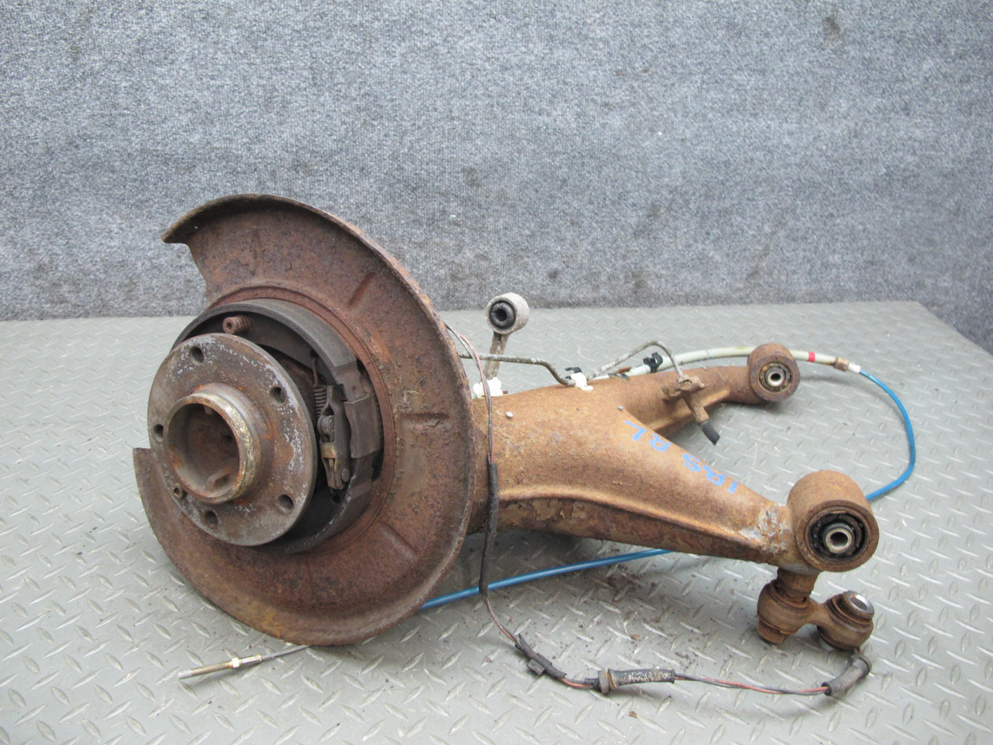 84-89 BMW E24 6-SERIES Rear Left Knuckle Wheel Hub Trailing Arm OEM