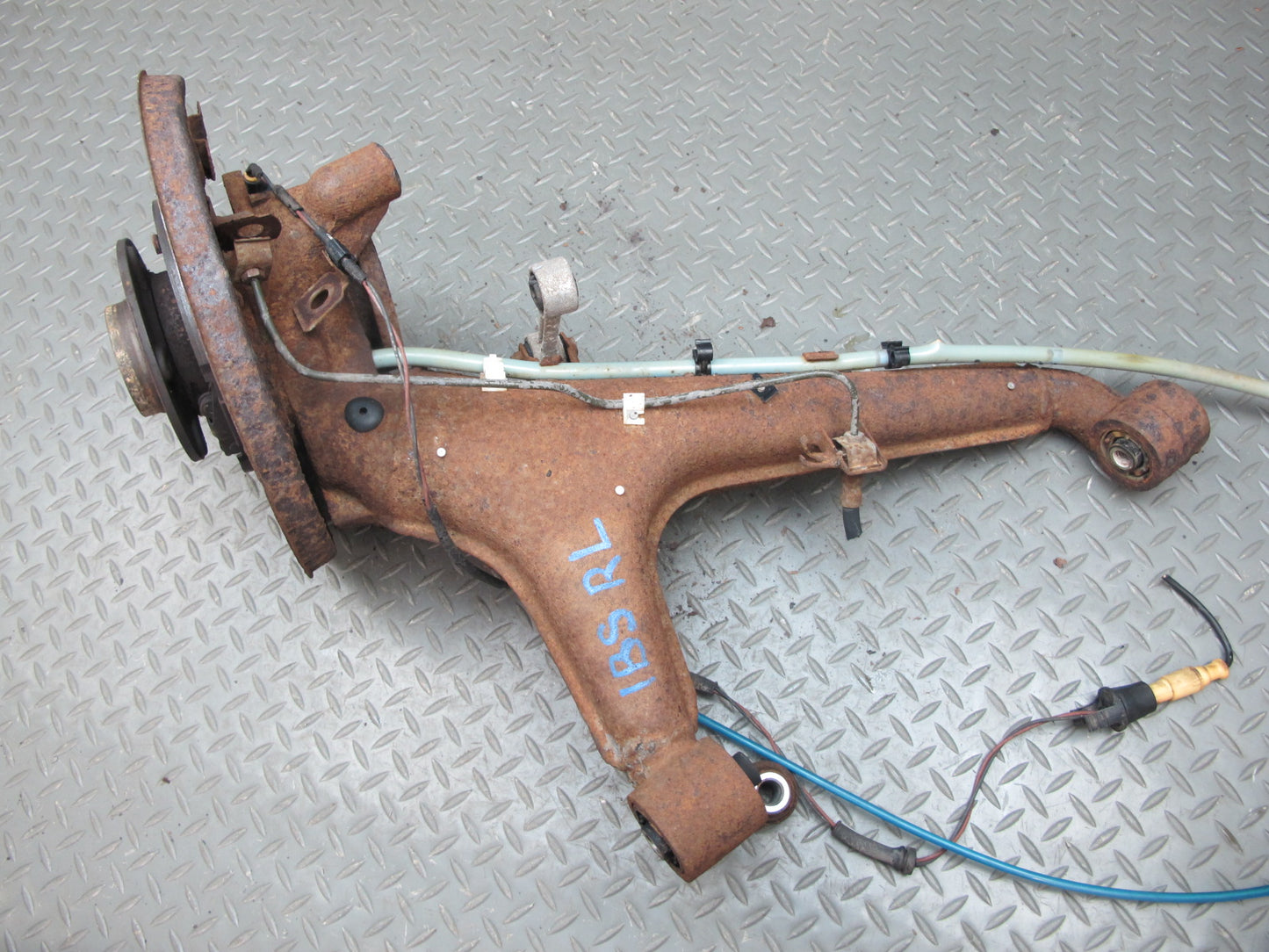 84-89 BMW E24 6-SERIES Rear Left Knuckle Wheel Hub Trailing Arm OEM