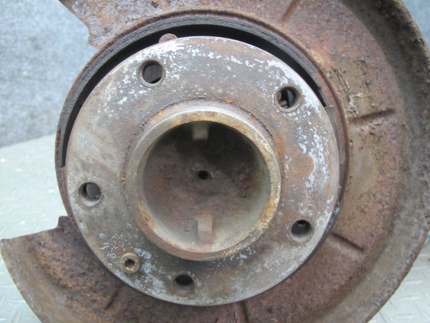 84-89 BMW E24 6-SERIES Rear Left Knuckle Wheel Hub Trailing Arm OEM