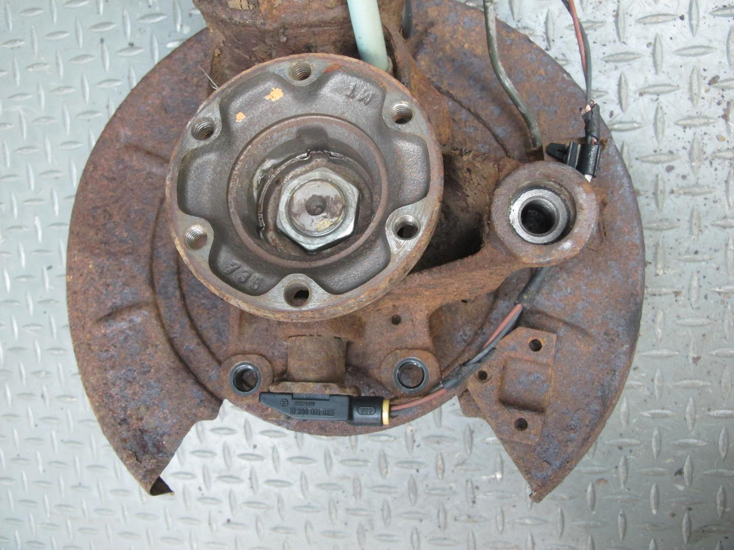 84-89 BMW E24 6-SERIES Rear Left Knuckle Wheel Hub Trailing Arm OEM