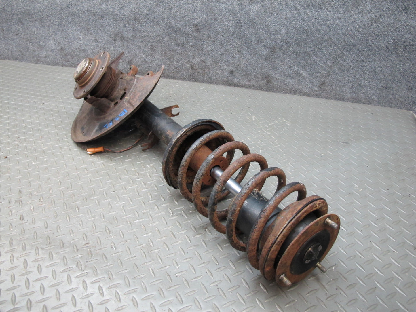 84-89 BMW E24 E28 Front Left Spindle Knuckle Wheel Hub Shock Absorber OEM