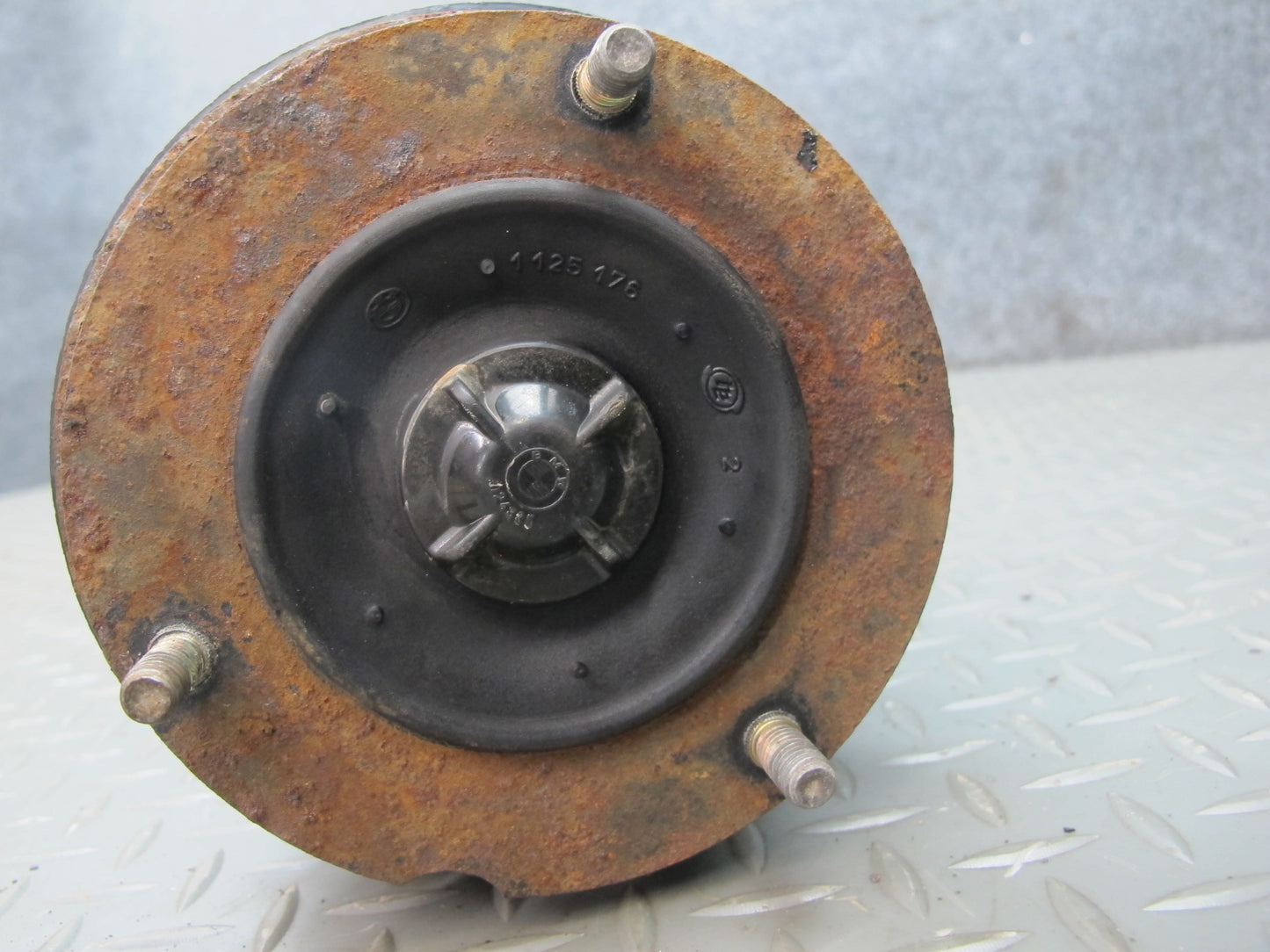 84-89 BMW E24 E28 Front Left Spindle Knuckle Wheel Hub Shock Absorber OEM
