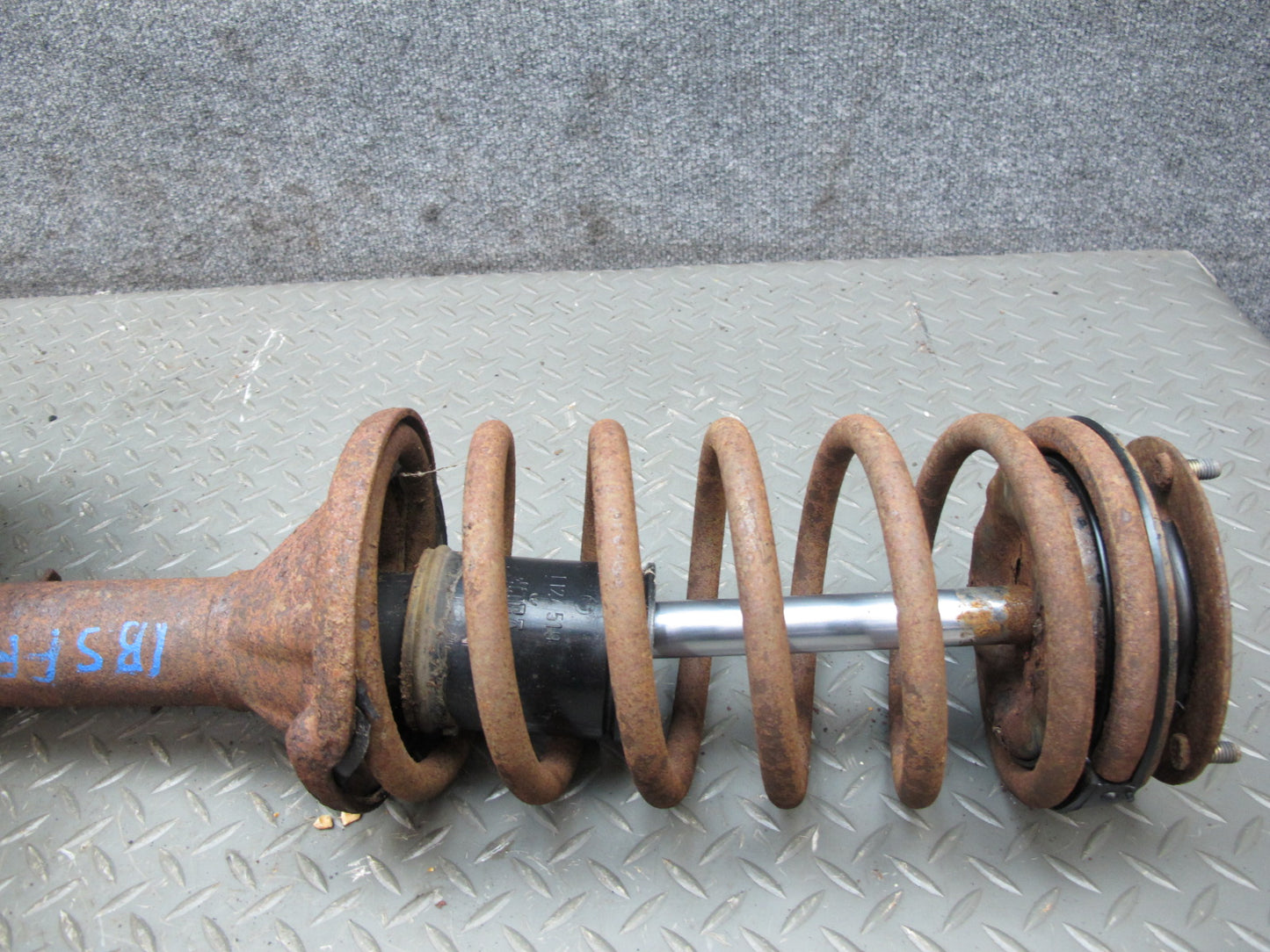 84-89 BMW E24 E28 Front Right Spindle Knuckle Wheel Hub Shock Absorber OEM