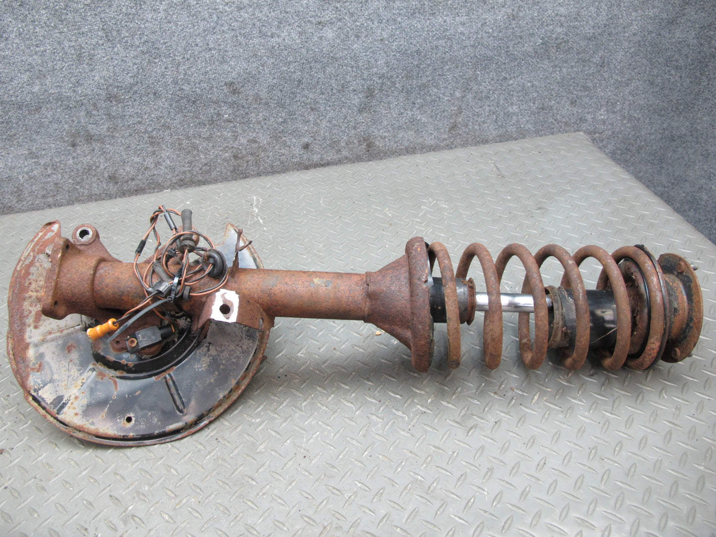 84-89 BMW E24 E28 Front Right Spindle Knuckle Wheel Hub Shock Absorber OEM