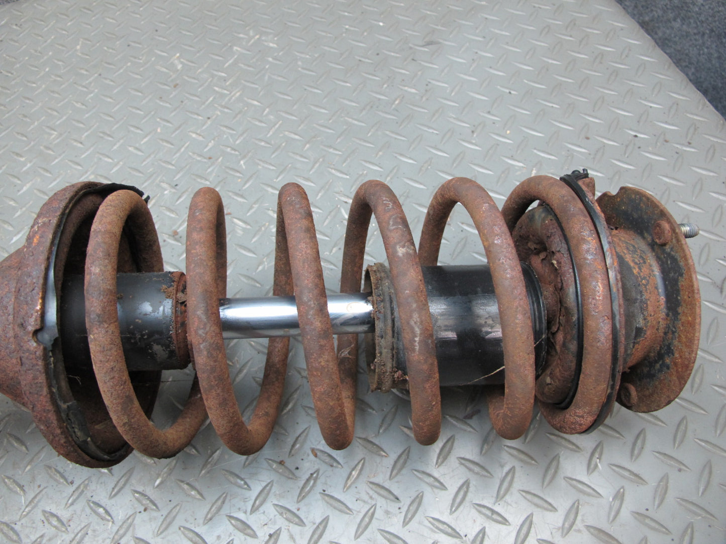 84-89 BMW E24 E28 Front Right Spindle Knuckle Wheel Hub Shock Absorber OEM