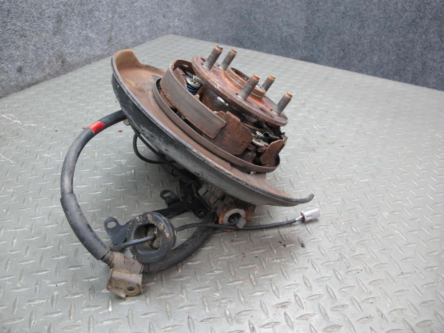92-00 Lexus UZZ30L SC300 SC400 RWD Rear Right Spindle Knuckle Wheel Hub OEM