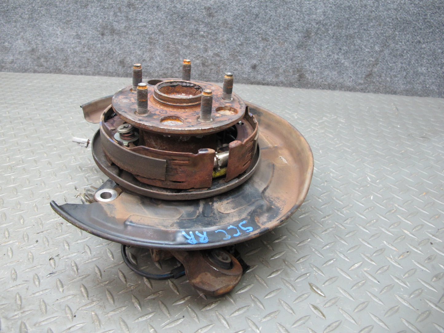 92-00 Lexus UZZ30L SC300 SC400 RWD Rear Right Spindle Knuckle Wheel Hub OEM