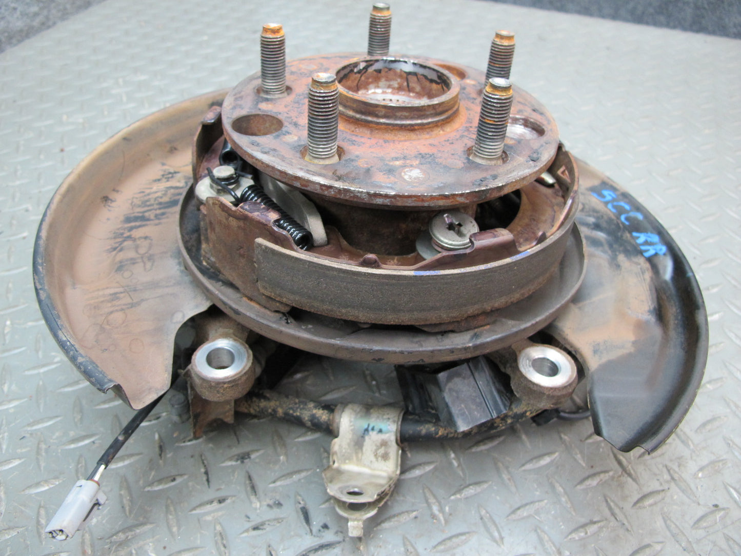 92-00 Lexus UZZ30L SC300 SC400 RWD Rear Right Spindle Knuckle Wheel Hub OEM