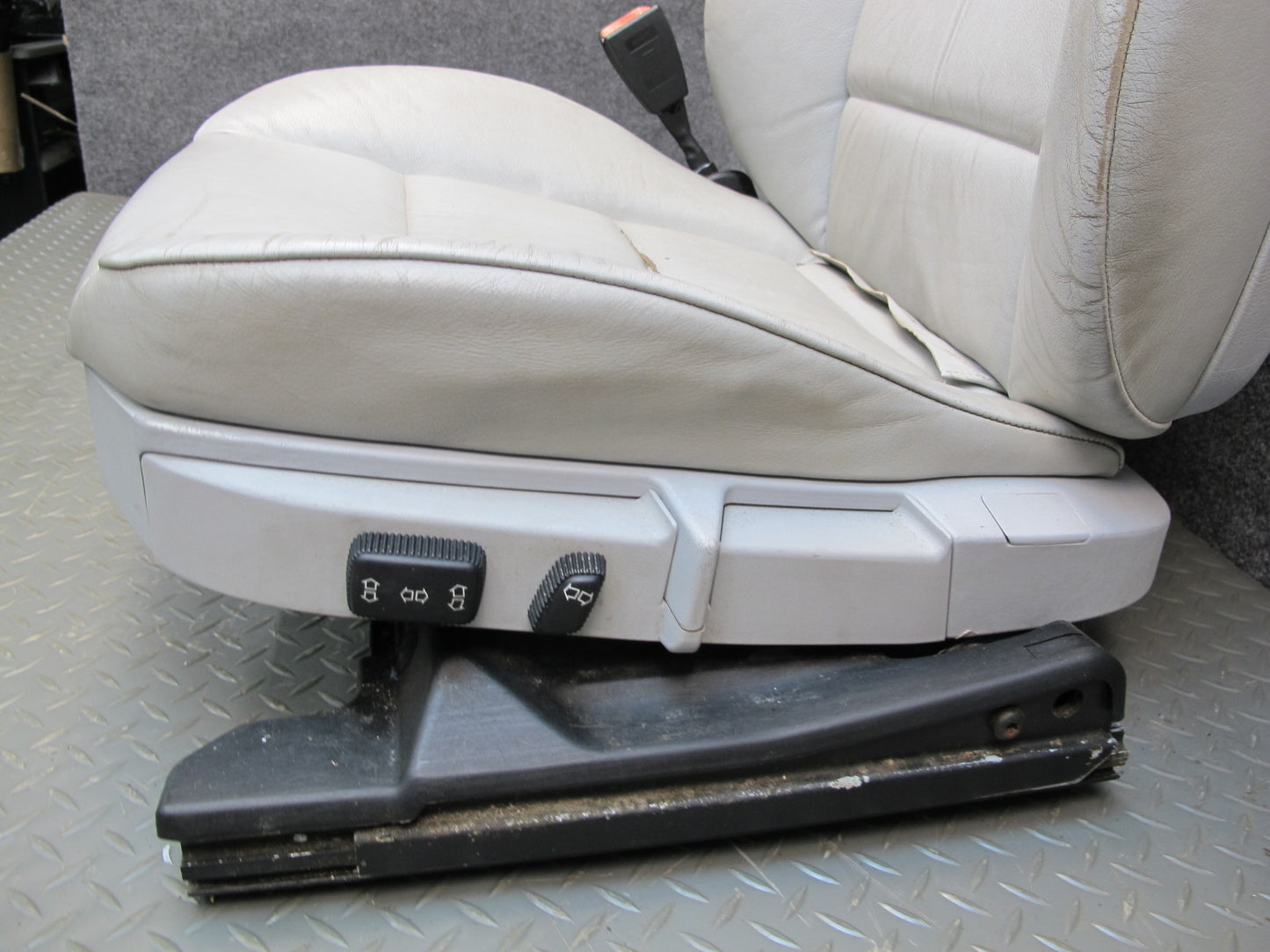 94-99 BMW E36 3-SERIES Convertible Front & Rear Leather Seat Set OEM
