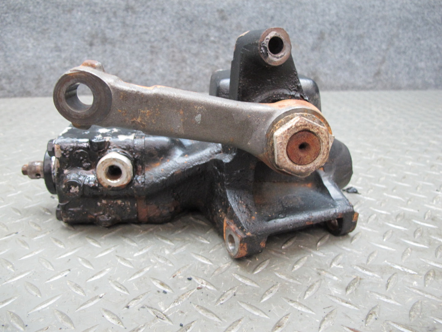 84-89 BMW E24 6-SERIES Power Steering Gear Box Gearbox 1126546 OEM