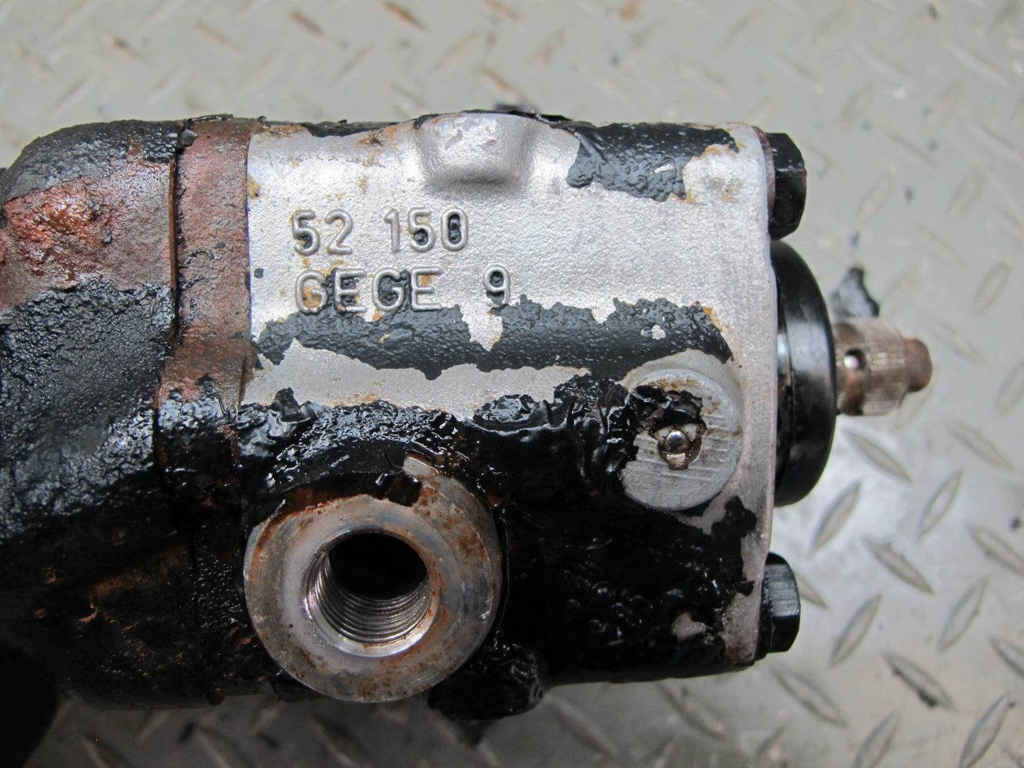 84-89 BMW E24 6-SERIES Power Steering Gear Box Gearbox 1126546 OEM