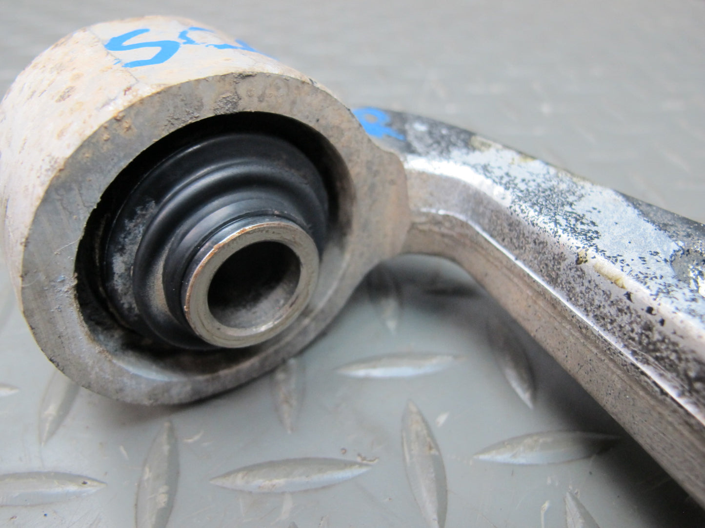 94-00 Lexus UZZ30L SC300 SC400 Set of 2 Rear Left Right Upper Control Arm OEM