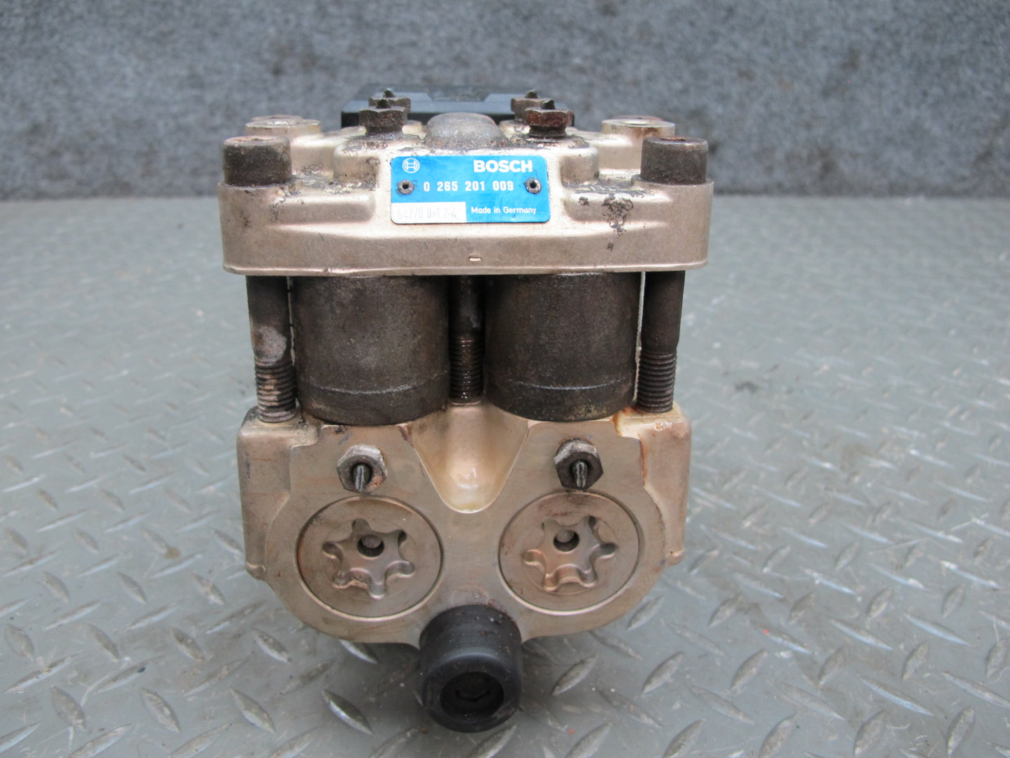84-89 BMW E24 6-SERIES Anti Lock Brake ABS Pump Module 0265201009 OEM