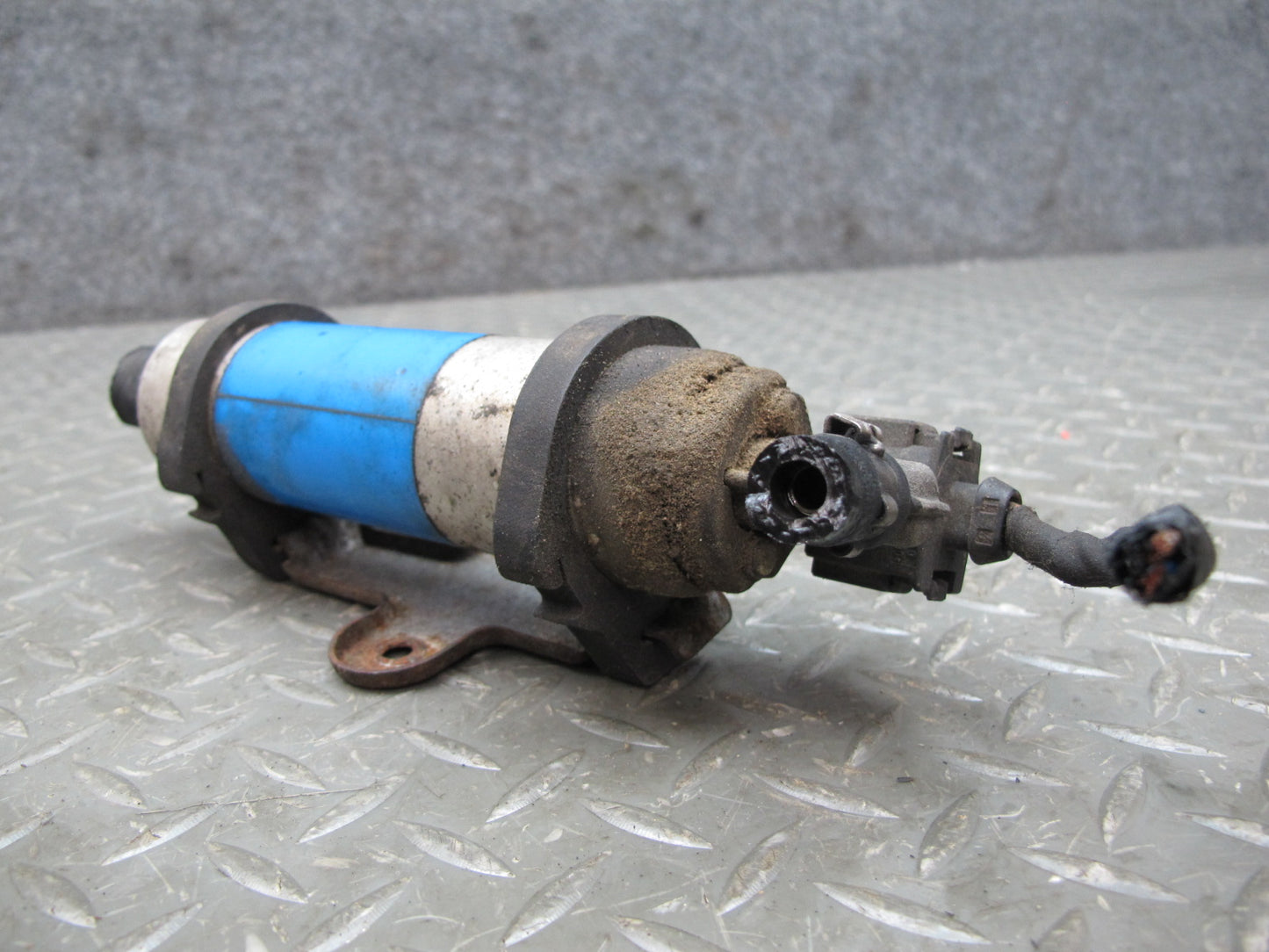03-12 Mercedes R230 Sl-class Auxiliary AUX Gas Fuel Pump 0004780401 OEM