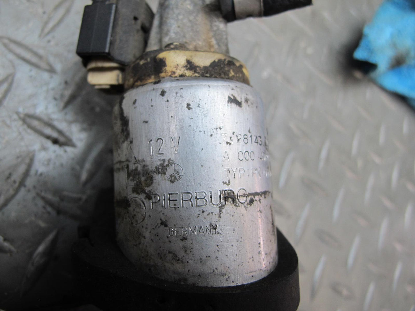 03-12 Mercedes R230 Sl-class Auxiliary AUX Gas Fuel Pump 0004780401 OEM